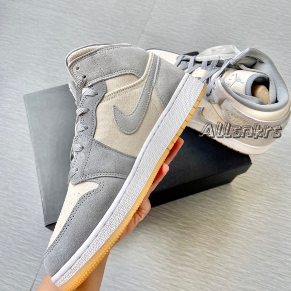 Air Jordan 1 Mid Coconut Milk GS - Picture 4 of 7